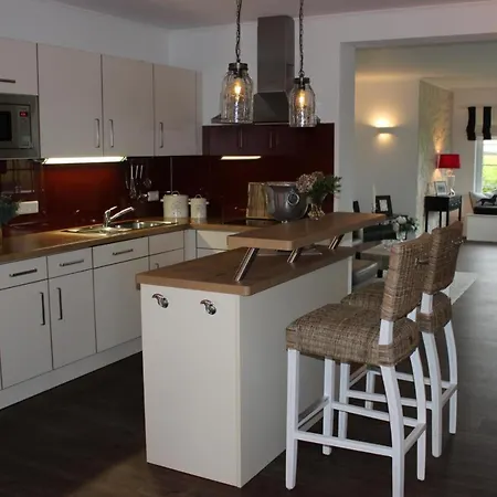 بيت للعطل Krim Ambiente Mit Ostseeblick In Alleinlage